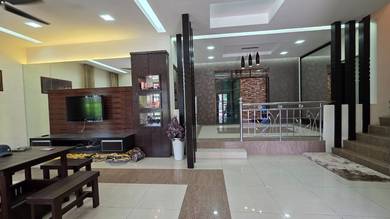 Semi-Detached House For Sale in Mantin,NSN