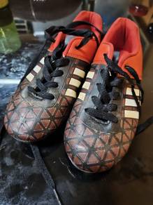 kasut bola budak saiz 34EU(21-21.5 cm)