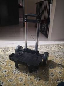 Roller for swan school bag