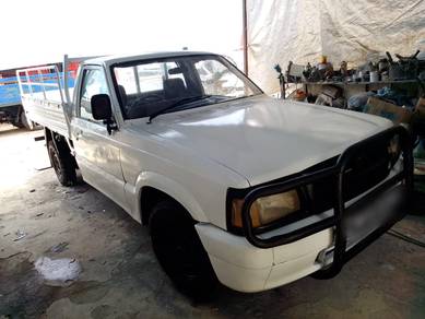 2001 Mazda B2500 UTOS MM1