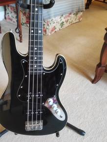 Fender Aerodyne Japan Medium Scale  Jazz Bass