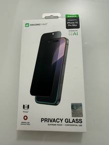 amazing thing privacy tempered glass for iPhone 16