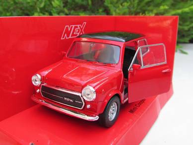 Welly 10cm 1975 Mini Cooper 1300 Red Car