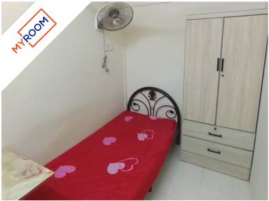 Room in Jelutong, PNG