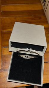 bracelet H for sale