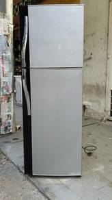Sharp fridge refrigerator peti sejuk peti ais 2