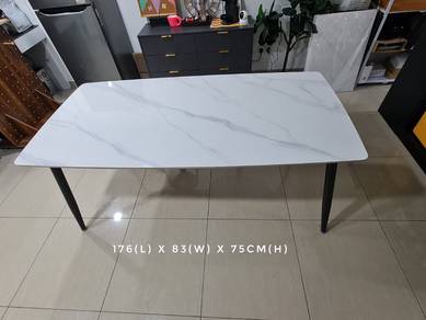 6 feet Dining Table