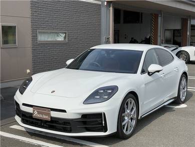 2025 Porsche Panamera BASE