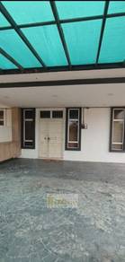 Semi-Detached House For Sale in Jenjarom,SGR