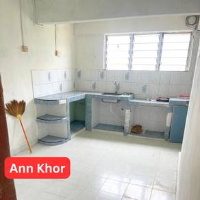 Flat For Sale in Taman Merak Jaya