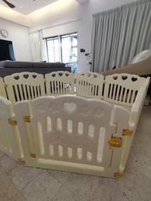 Pagar Baby Playpen