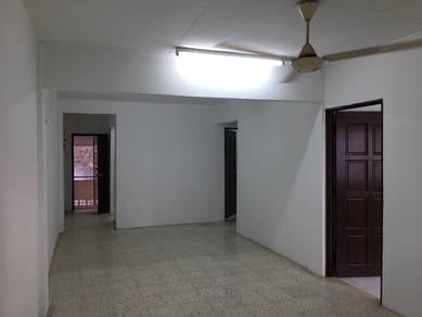 Apartment For Rent in Mutiara Court