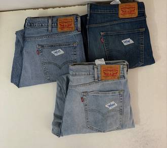 Levi’s Jeans sz 38 Combo::
