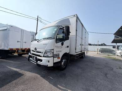 Hino XZC730R 18ft Box 7500kg 2021/2022