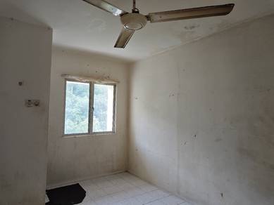 Room in Bayan Lepas, PNG