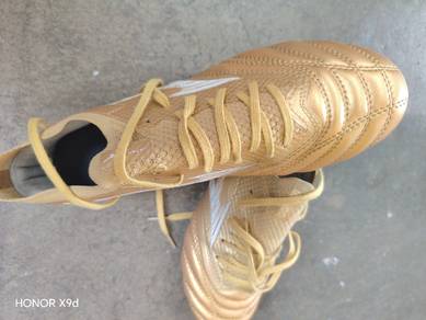 mizuno warna gold