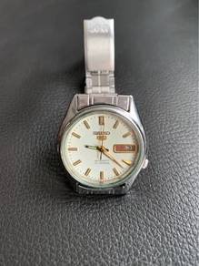 SEIKO AUTOMATIC VINTAGE WATCH (Men)