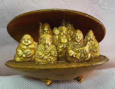 Vintage Japanese Carved Clam Shell 7 Lucky Gods Fo