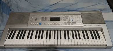 61 keys Casio Keyboard