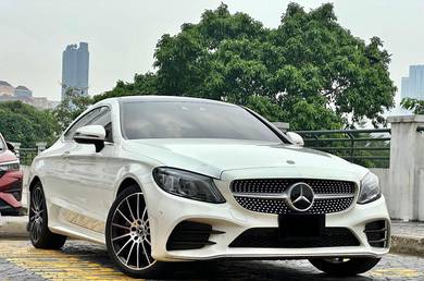Mercedes Benz C180 C180 COUPE AMG SPORTS in Puchong, SGR