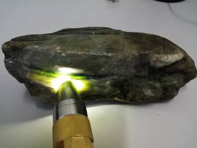 Bongkah Mentah Giok Jadeite Hijau Kebiruan Burma