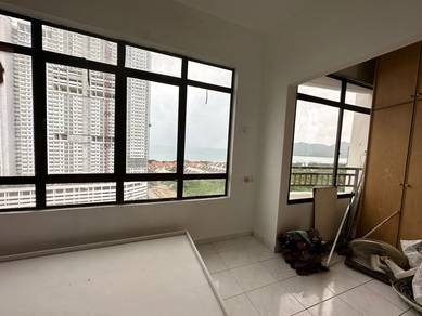 Condominium For Sale in E-Park Condominium