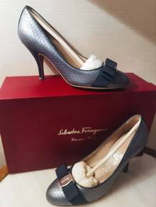 Authentic Salvatore Ferragamo Grey Heels with Bow 