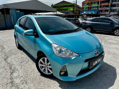 2013 Toyota Prius c (HYBRID)