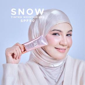 Mengandungi spf 50 yang tinggi untuk melindungi wa