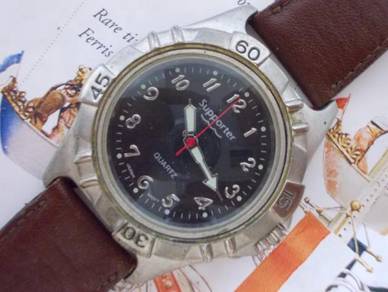 Lady supporter watch