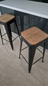 Bar chairs ( 5 Eas available)