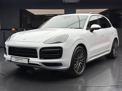 Porsche Cayenne in Chan Sow Lin, KUL