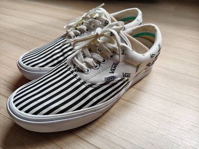 Vans Comfycush Era sneakers like new