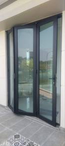 Aluminium folding door