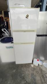 peti ais 3pintu untuk di jual murah2 