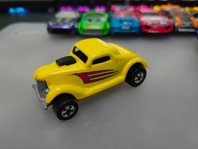 Hotwheels Yellow Neet Streeter