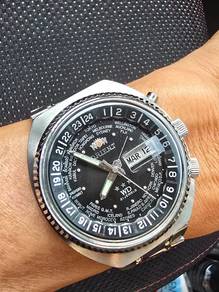 (A899) Vintage Orient World Diver Japan Watch