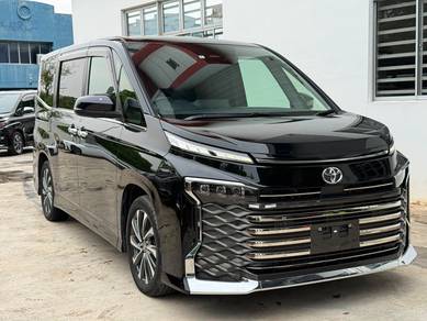 Toyota Voxy S-Z in Skudai, JHR
