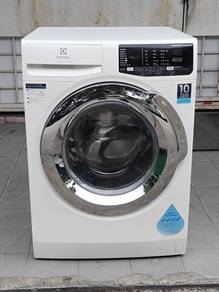 Electrotlux inverter front load hot washer 9-kg
