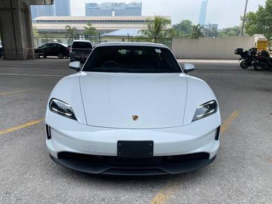 Porsche Taycan - in City Centre, KUL