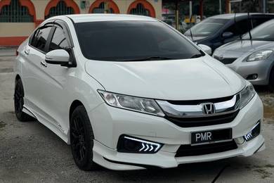 Honda City E in Jawi, PNG