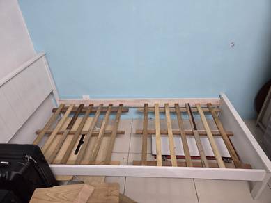 Katil Single Warna Putih