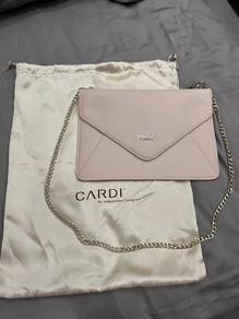 CARDI cluthbag with gold chain strap (kept unused)