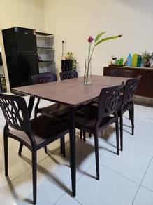 Set Meja Makan