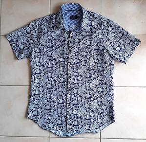 Kemeja Batik