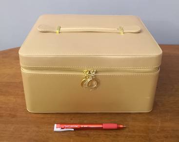 Estee Lauder cosmetic box