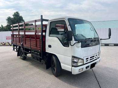 2013 ISUZU NKR55UEET Wooden 13 ft
