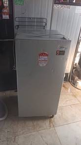 Peti Sejuk Midea 1pintu