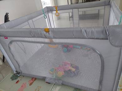 Travel play pen