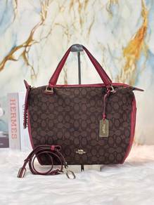 Coach Tote Bag in Signature Canvas